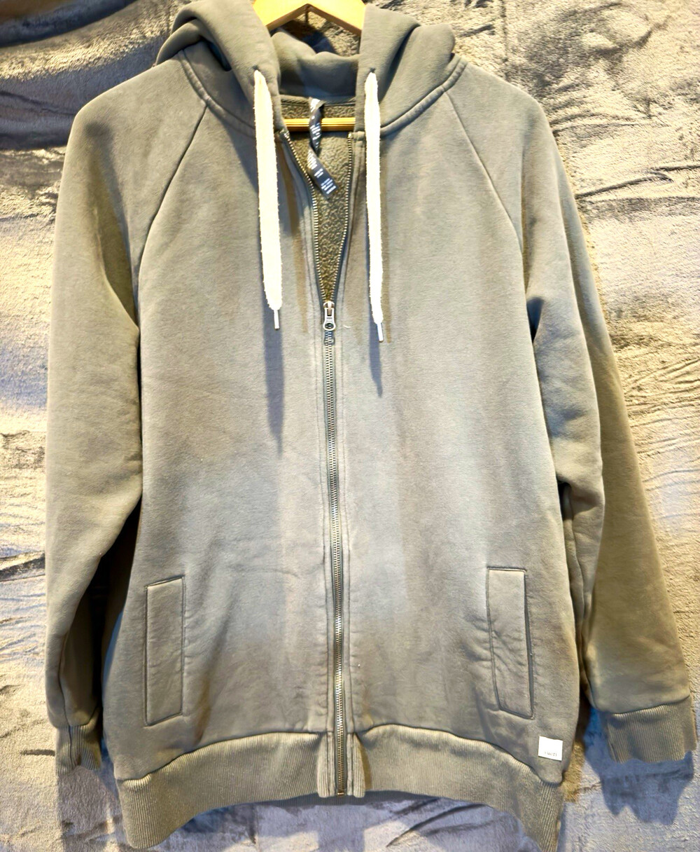 Vuori Restore MSRP 138 Thick Warm Hoodie Size M Large Pockets